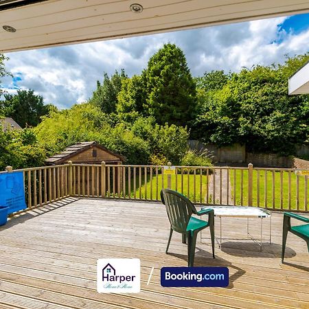 Spacious Detached Bungalow By Harperletting Short Lets & Serviced Accommodation Buckely With Pool Table & Driveway Buckley Extérieur photo