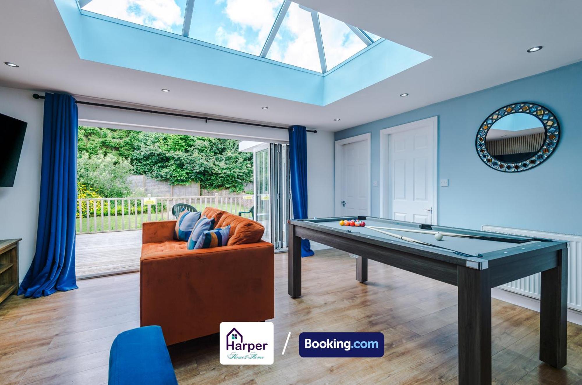 Spacious Detached Bungalow By Harperletting Short Lets & Serviced Accommodation Buckely With Pool Table & Driveway Buckley Extérieur photo