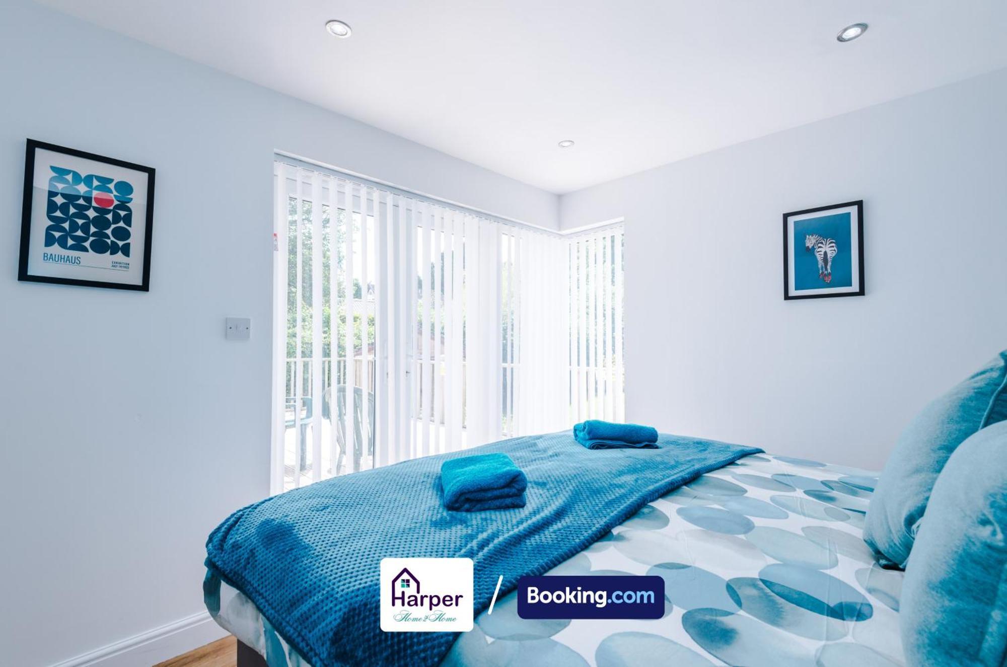 Spacious Detached Bungalow By Harperletting Short Lets & Serviced Accommodation Buckely With Pool Table & Driveway Buckley Extérieur photo
