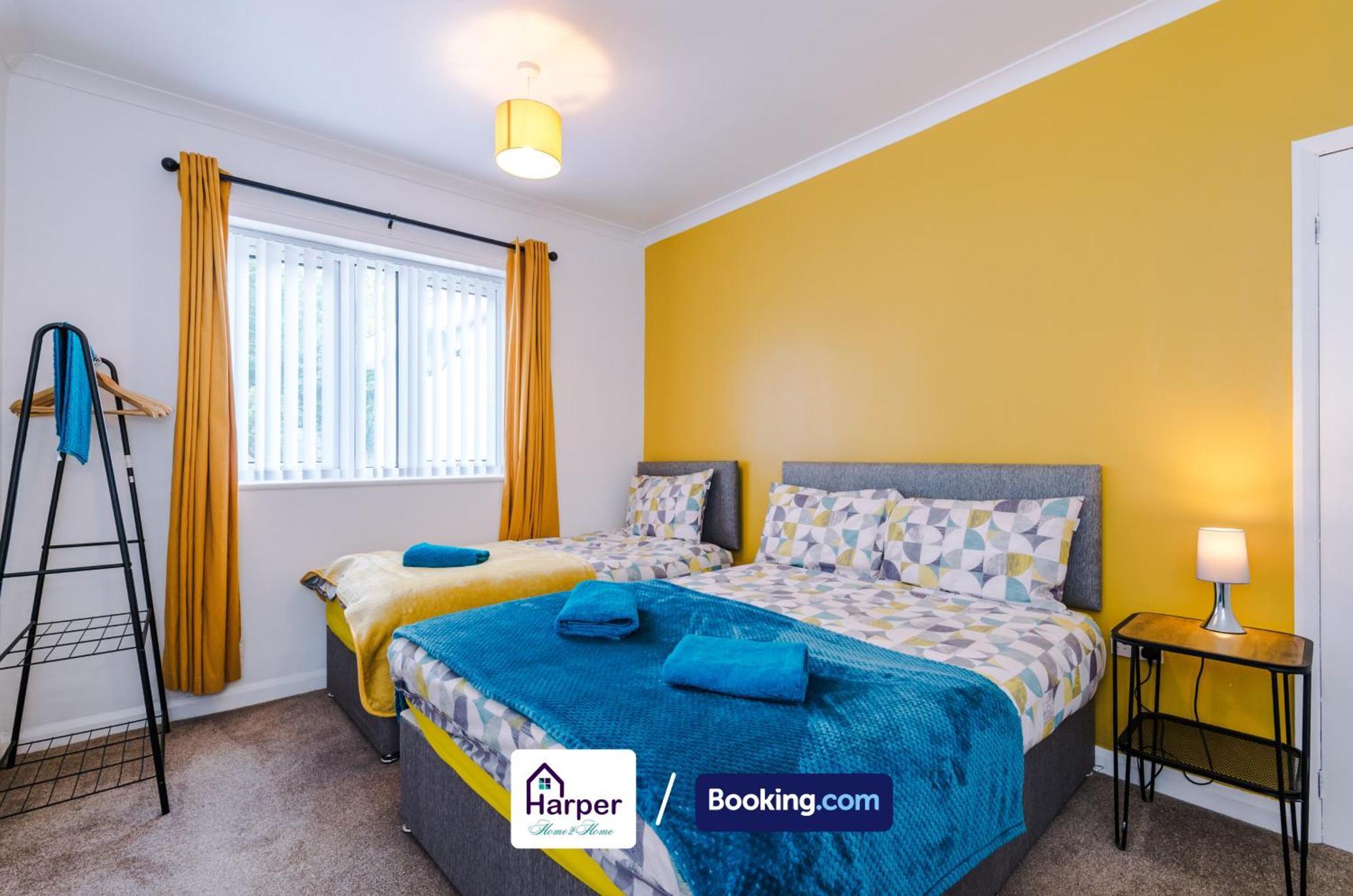 Spacious Detached Bungalow By Harperletting Short Lets & Serviced Accommodation Buckely With Pool Table & Driveway Buckley Extérieur photo