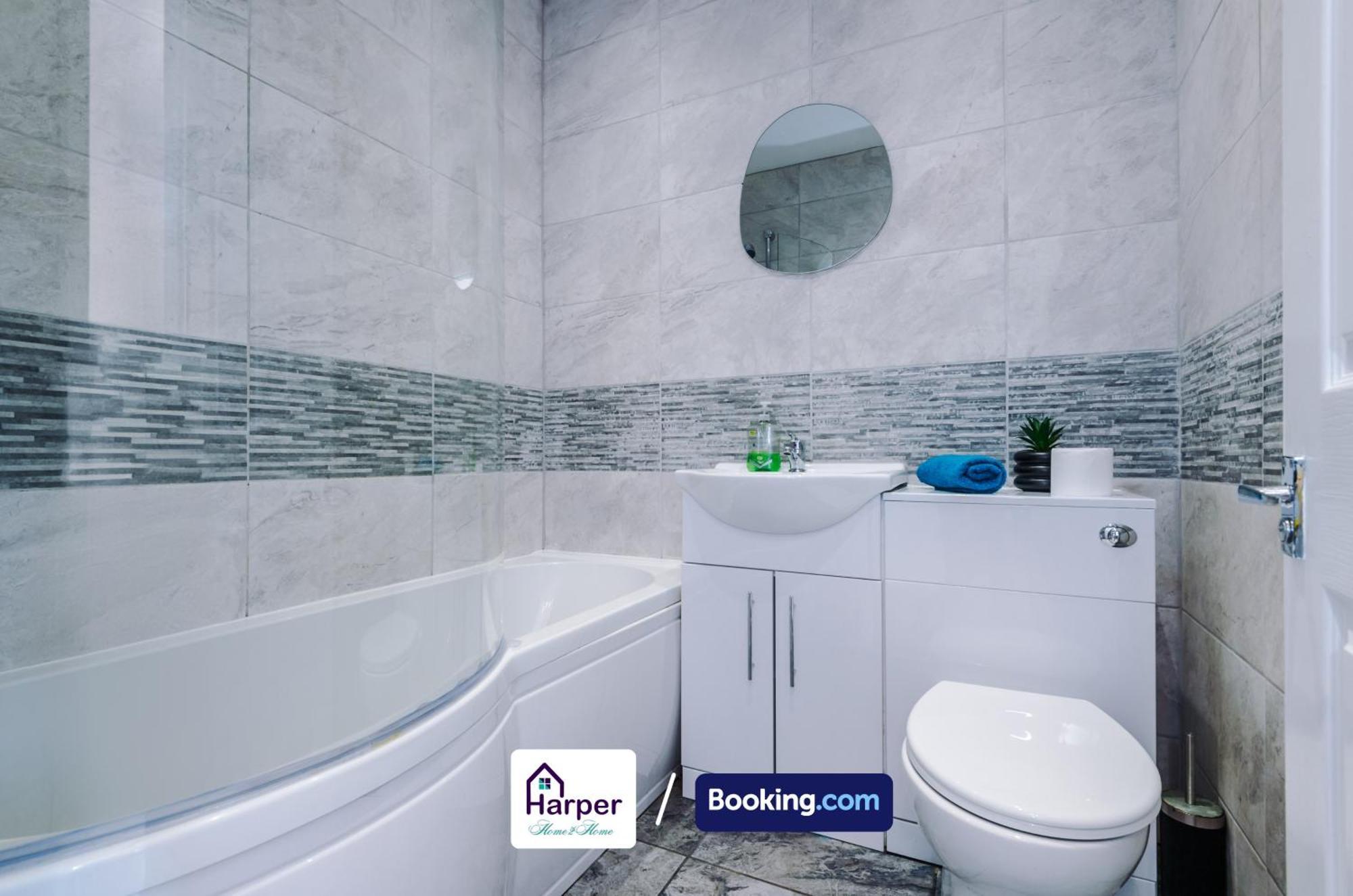 Spacious Detached Bungalow By Harperletting Short Lets & Serviced Accommodation Buckely With Pool Table & Driveway Buckley Extérieur photo